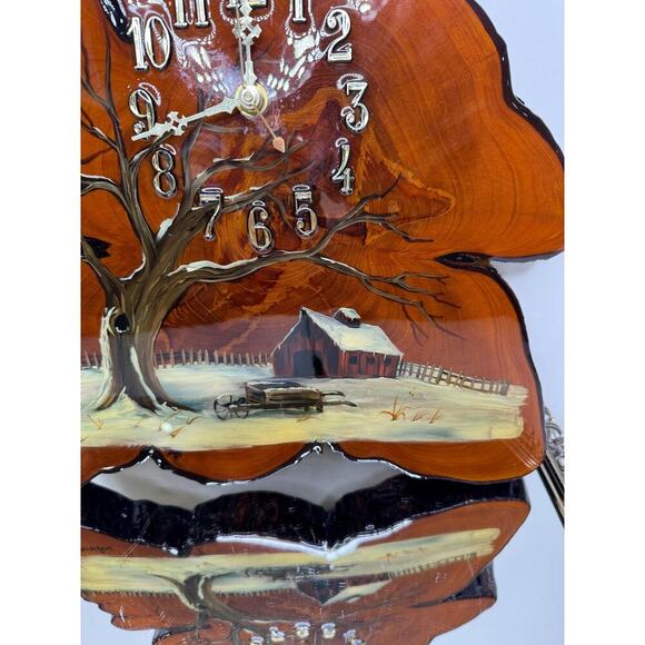 Vintage 1970’s Varnished Wood Slab Burl Edge Clock with Winter Snow Scene - Picture 4 of 10